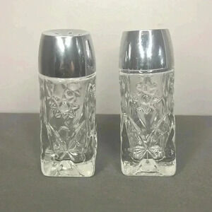 Anchor Hocking Pressed Cut Glass Starburst Salt And Pepper Shaker Set  VTG
